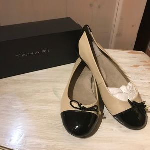 Tahari Ballerina Flats Two Tone 9.5 NWB